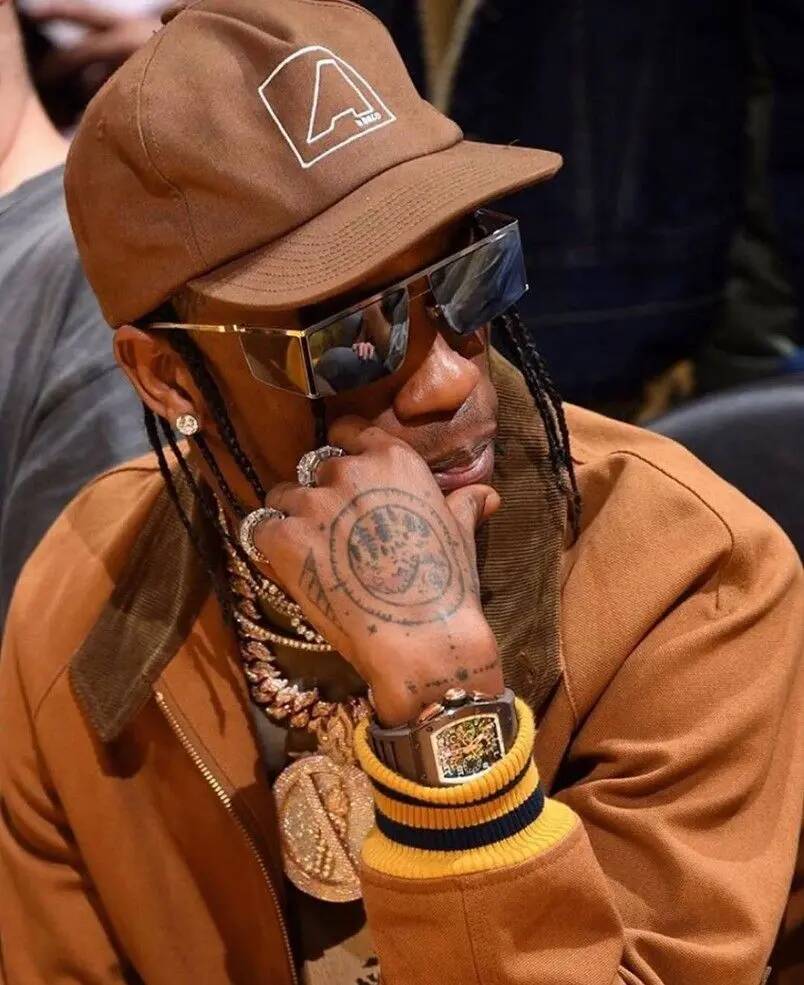 Travis Scott pfp Profile Picture Stylish Sunglasses and Brown Cap