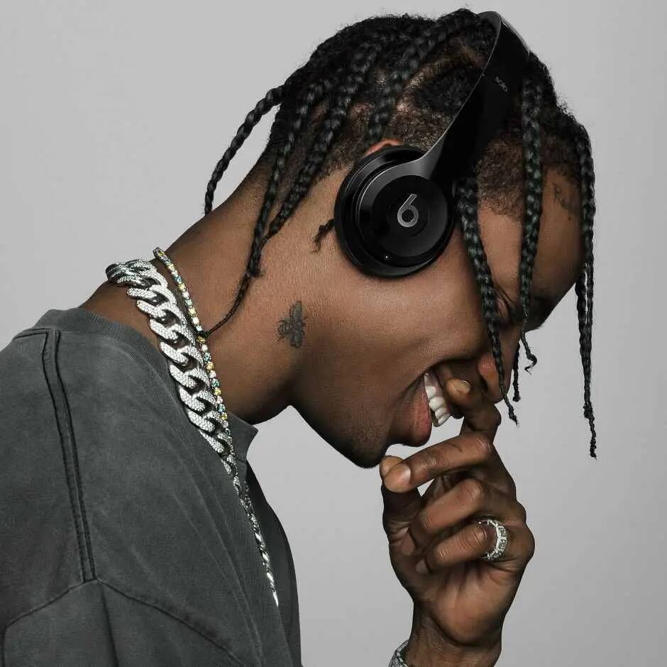 Travis Scott pfp Profile Picture with Headphones and Braids