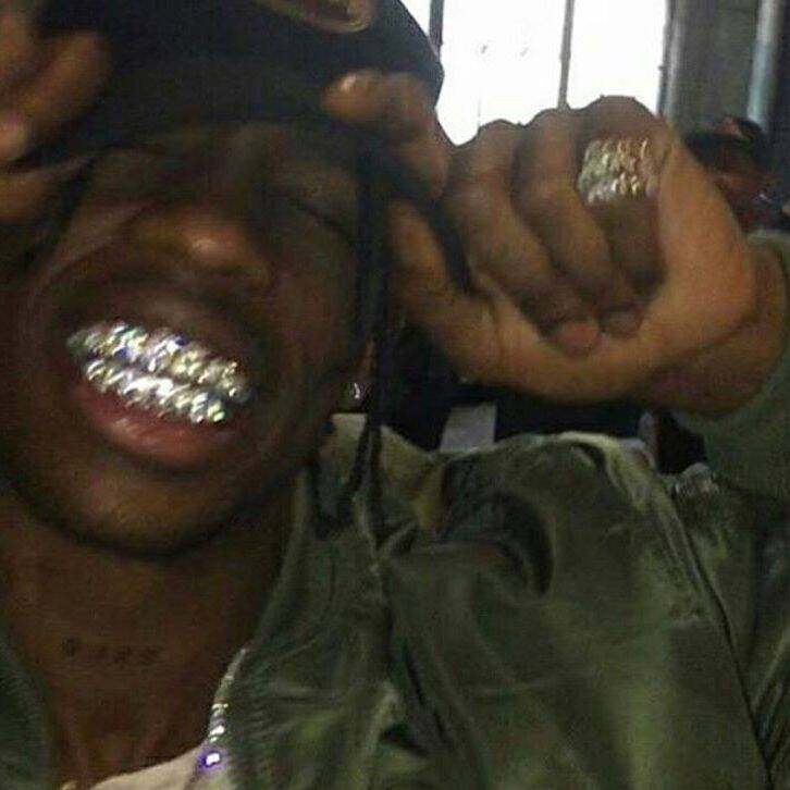 Travis Scott pfp Profile Picture with Grill and Stylish Outfit