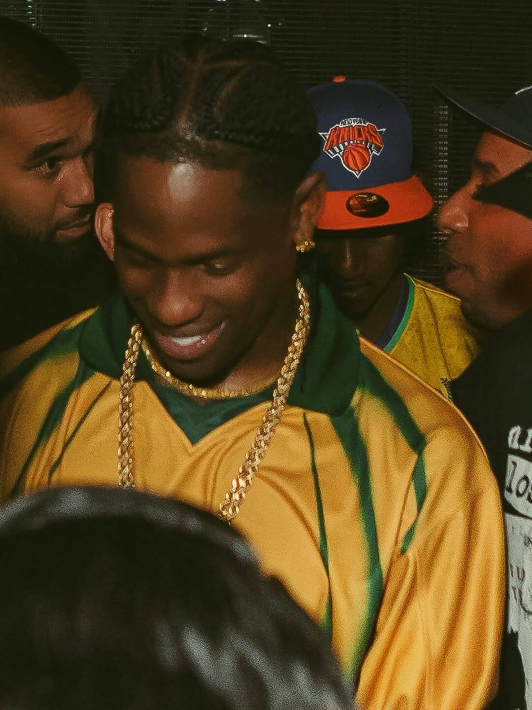 Travis Scott pfp Profile Picture with Braids and Gold Chain
