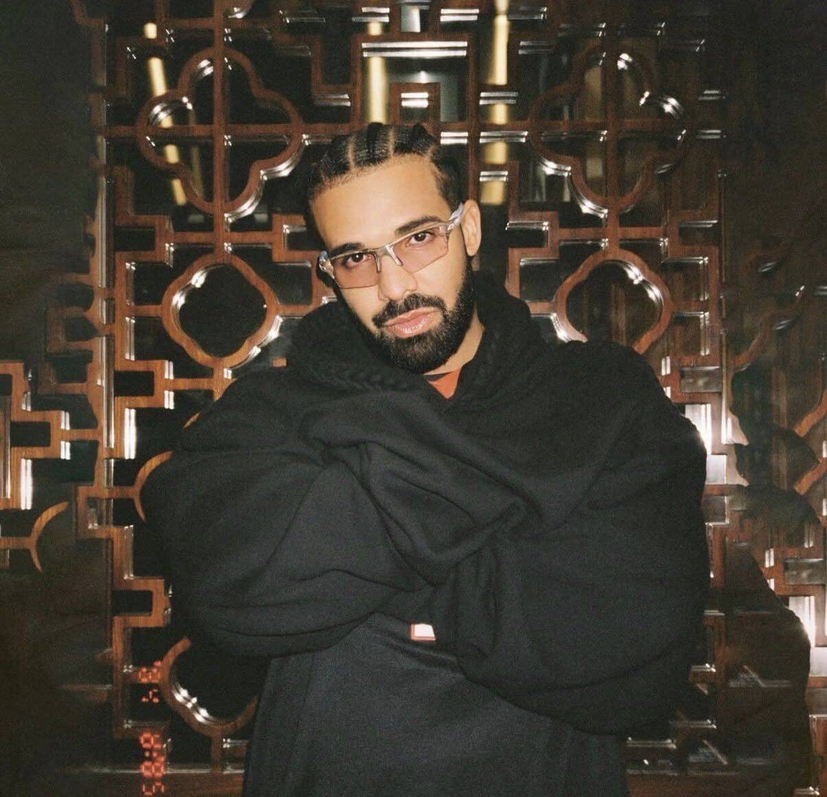 Drake pfp Profile Picture Stylish Black Hoodie