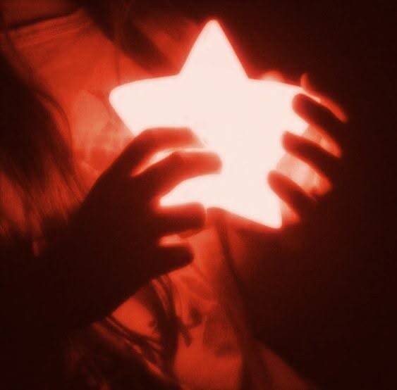 Red pfp Profile Picture Star Glow Aesthetic Bright Red Hands